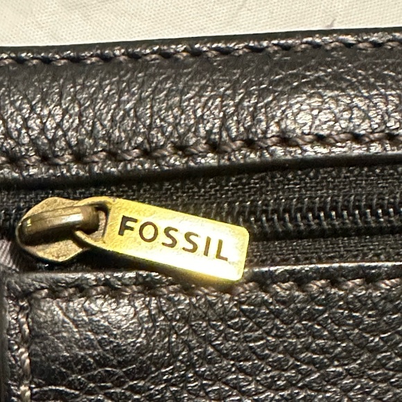 Small Black Fossil Leather Wallet - Picture 7 of 10